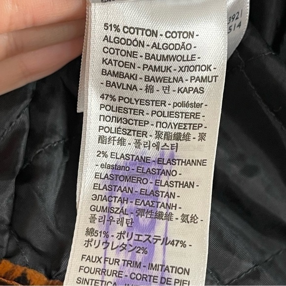 Levi’s Leopard Print Sherpa Tucker Jacket Size Medium Women IRREGULAR - Picture 14 of 15